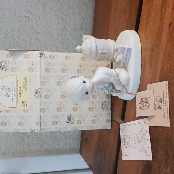 Precious Moments "May Your Christmas Be Warm" 1982 - Picture 1 of 5